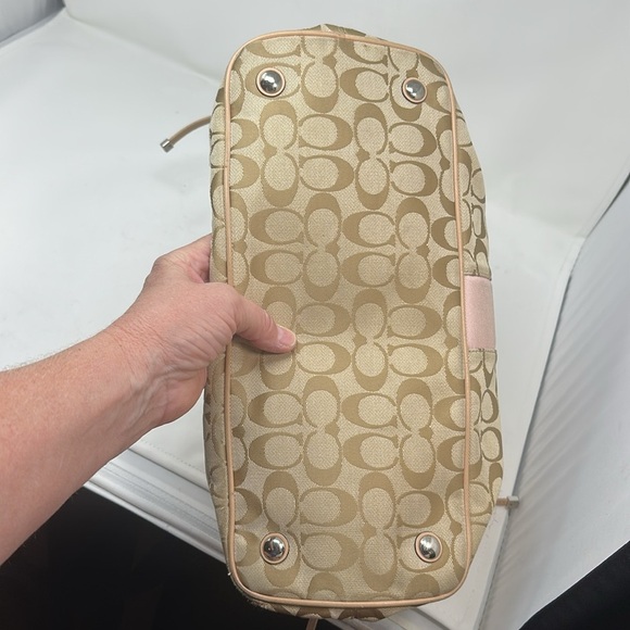 Coach, shoulder bag, and wristlet - Picture 3 of 11